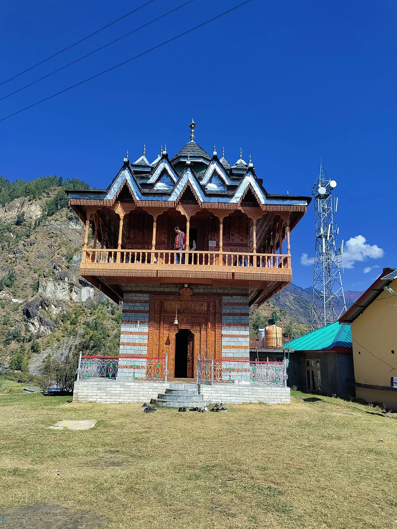Centuries-old timber and dry-stone Kathkuni architecture